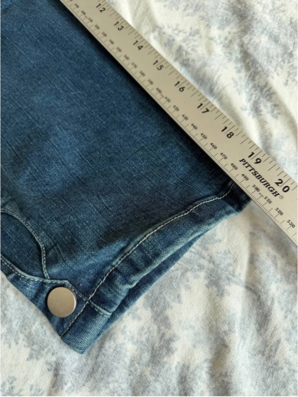 Flamingals Mid Waist Skinny Capri Wash Button Decor Crop Jeans M